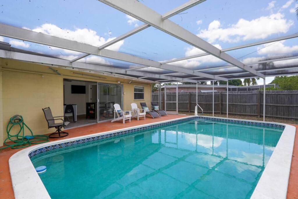 Pool Home - Close To Beaches, Food, Downtown! サラソータ エクステリア 写真